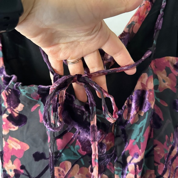 Revolve Showpo Aletts floral velvet burnout maxi dress size 4 - Picture 9 of 15